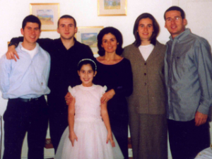 yoni family_TOP