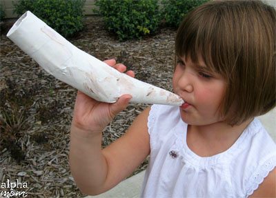 kids-Shofar-tutorial-Rosh-Hashanah-CINDY-HOPPER-Alphamom